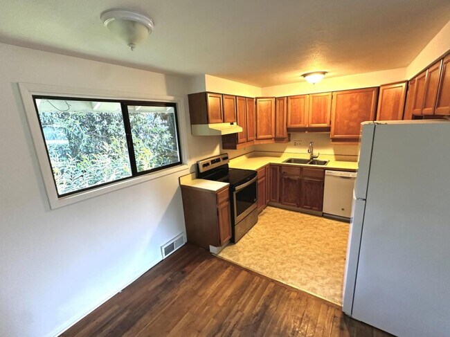 Foto del edificio - 1610 N 175th St