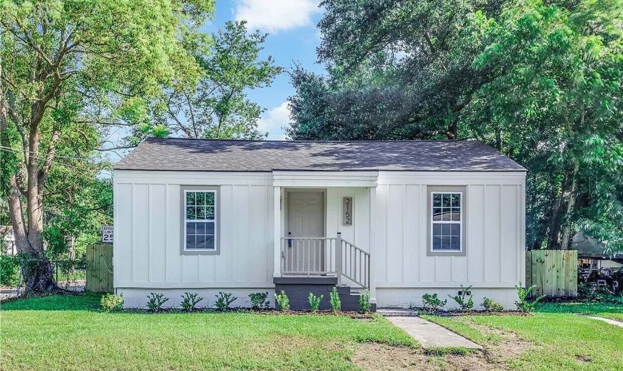 Primary Photo - 2152 Mississippi Ave