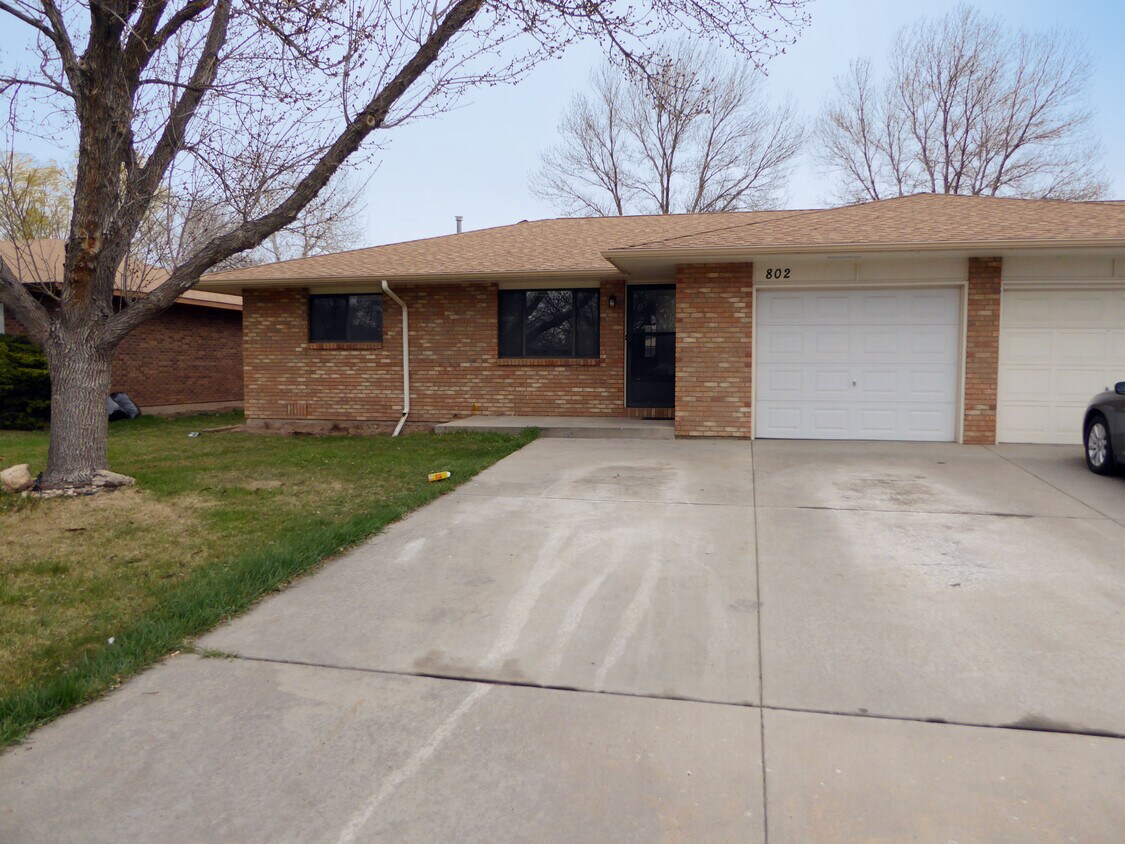 Primary Photo - 808 Horizon Ave