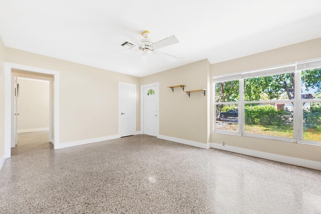 Building Photo - 1500 NW 3rd Ave