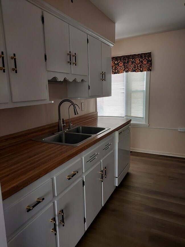 Cocina - 202 Renrose Ave