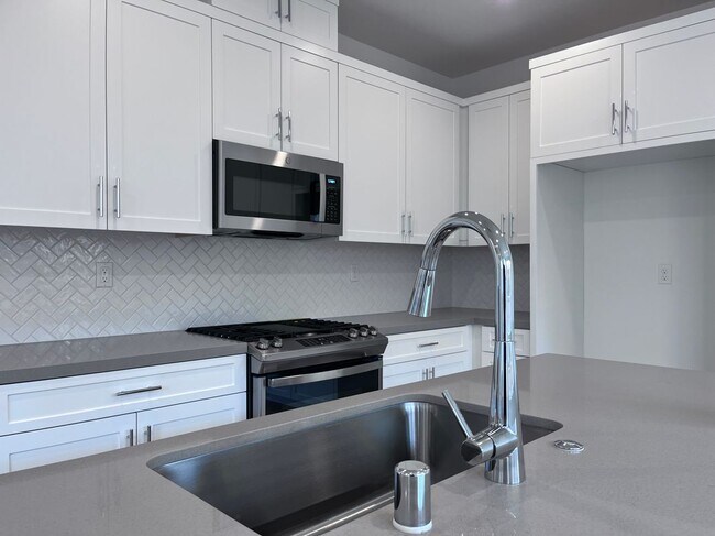 Building Photo - 4085 Spring Haven Ln