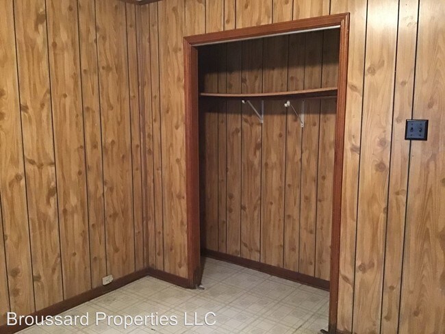 Building Photo - 3 br, 1 bath House - 328 Bradford Drive