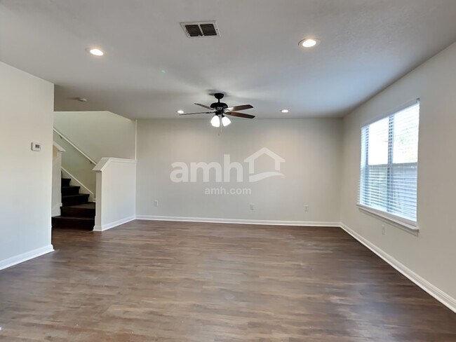Building Photo - 1310 Laurel Lake