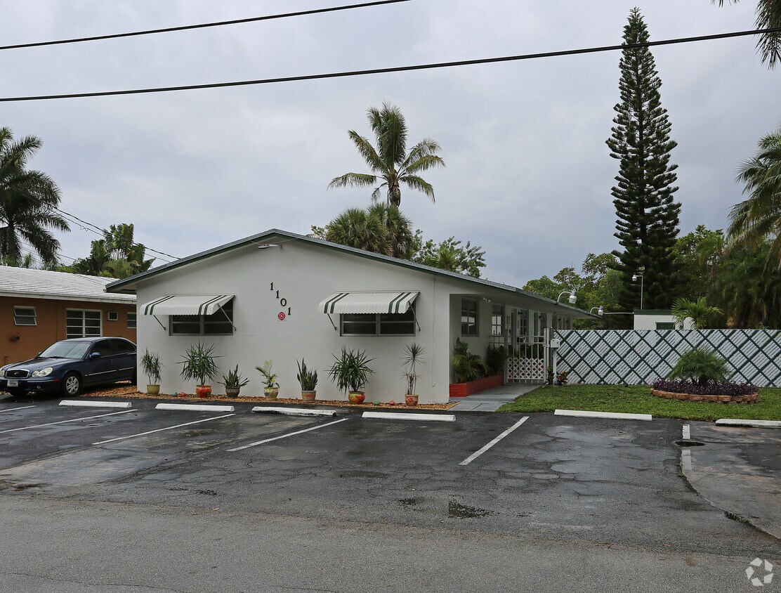 Foto del edificio - 1101 NE 18th Ct