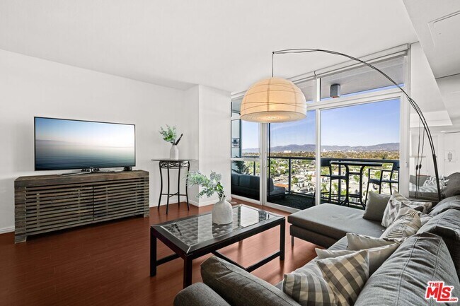 Foto del edificio - 13700 Marina Pointe Dr