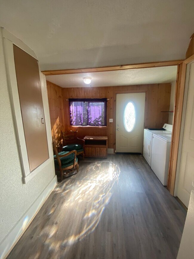 Foto del edificio - 2 BED | 1 BATH | SINGLE-LEVEL HOME | NORTH