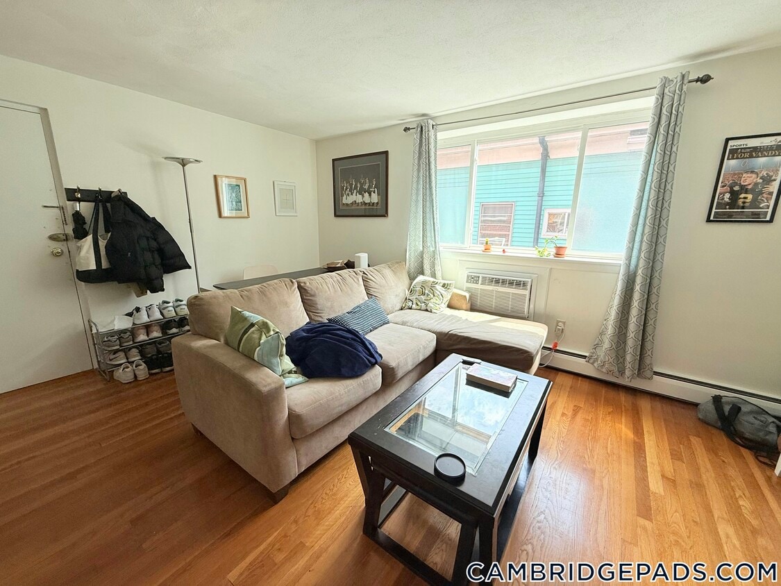 Primary Photo - 135 Inman St