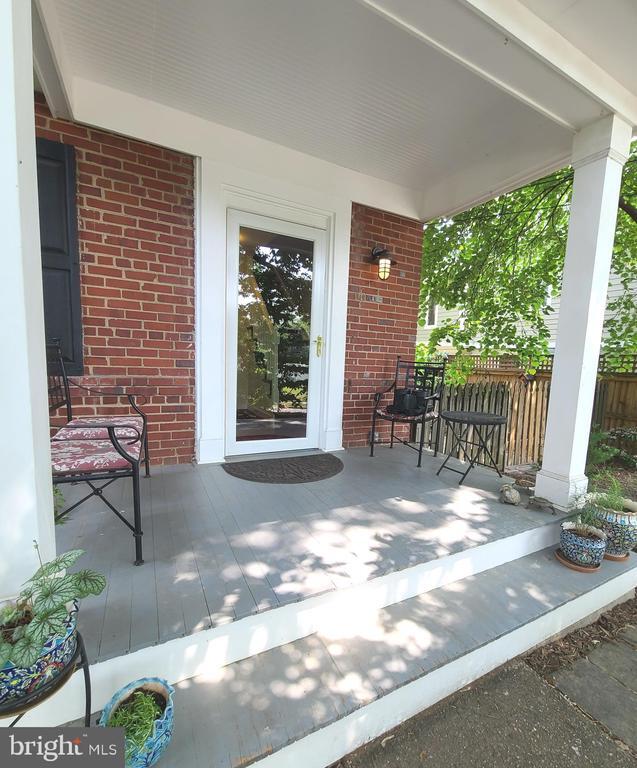 Building Photo - 855 N Larrimore St