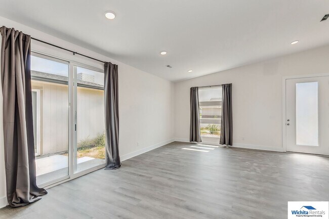 Foto del edificio - Newer 3 bed, 2 bath Patio Home