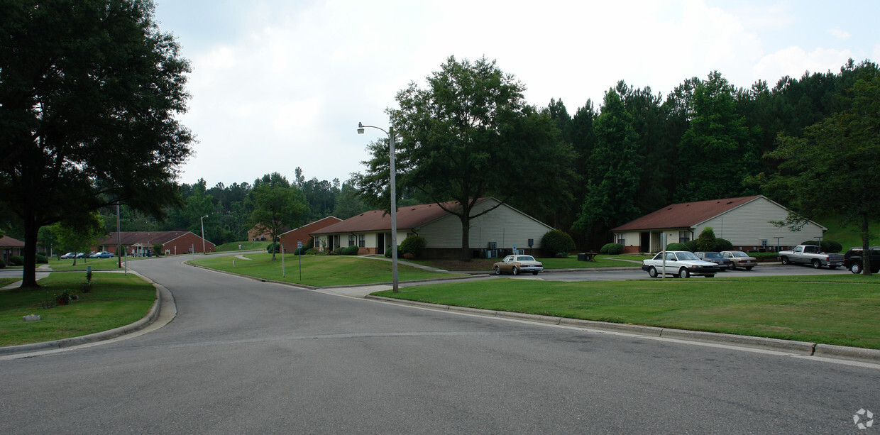 Building Photo - Hickory Hill Apartments