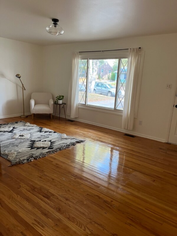 Foto del edificio - 1602 Grant Ave