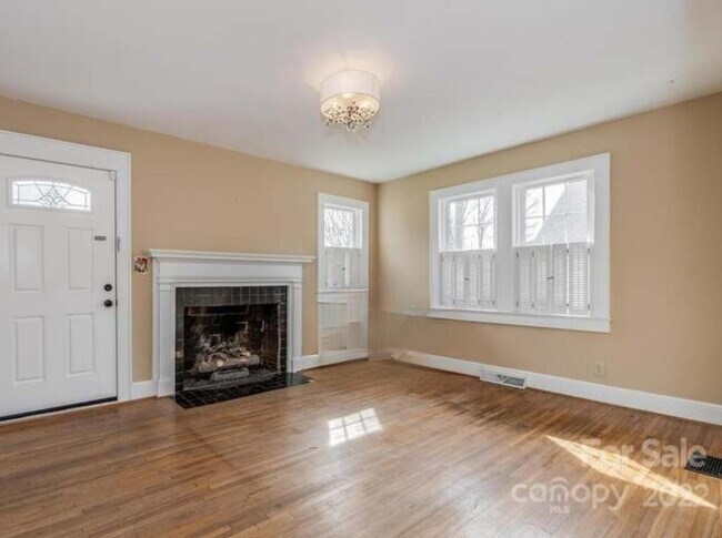 Foto del edificio - 6407 Highland Ave