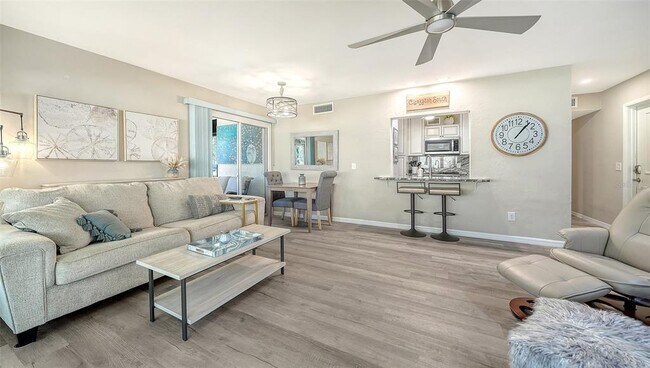 Foto del edificio - 712 White Pine Tree Rd