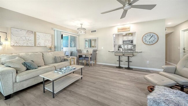 Building Photo - 712 White Pine Tree Rd