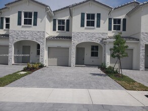 Building Photo - 2602 SE 11th St