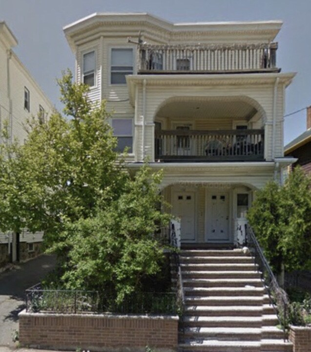 Building Photo - 150 Vernal St