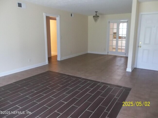 Foto del edificio - 4915 Baymeadows Rd
