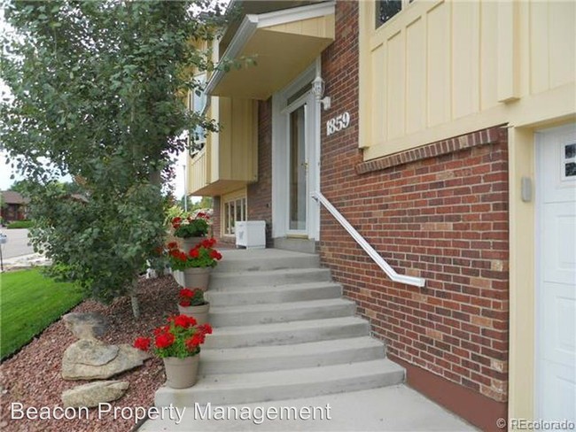 Building Photo - 4 br, 3 bath House - 1859 S. Beech St