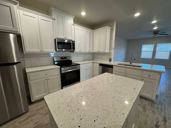 Foto del edificio - 5106 Rose Petal Ct