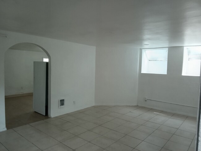 Foto del edificio - 325 1st Ave