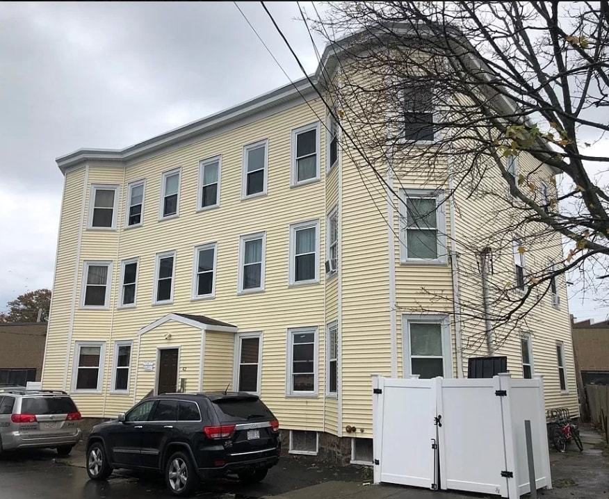 Primary Photo - 42 River St