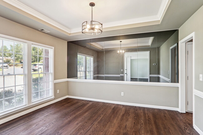 Foto del edificio - 845 Highmeade Dr