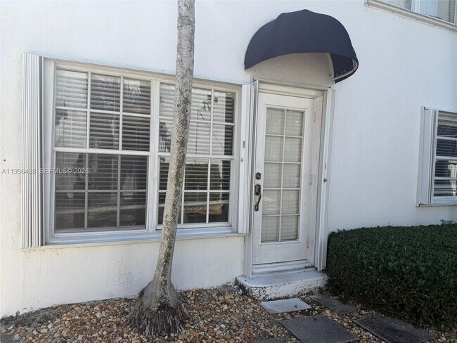 Foto del edificio - 5116 SW 57th Ave