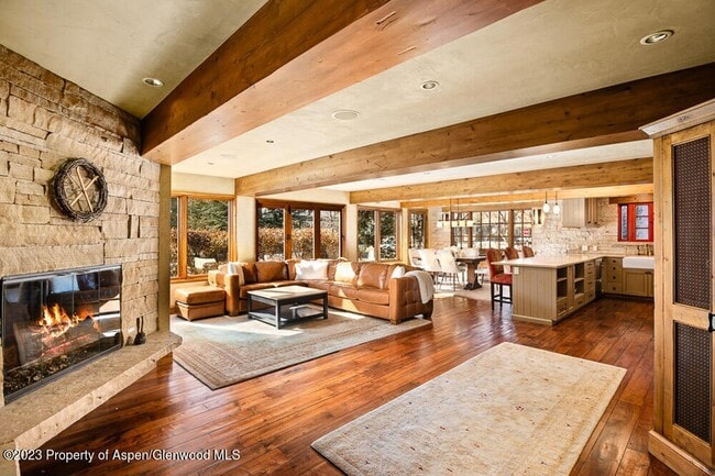 Foto del edificio - 114 E Bleeker St