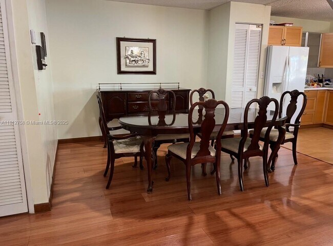 Foto del edificio - 9137 Fontainebleau Blvd