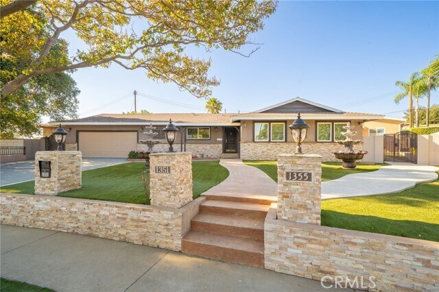 Foto principal - 1351 Lawford St E