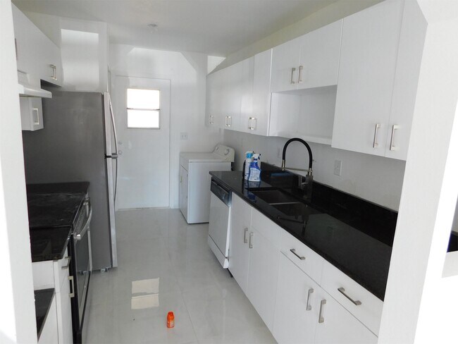 Foto del edificio - 66 Winter Ridge Rd