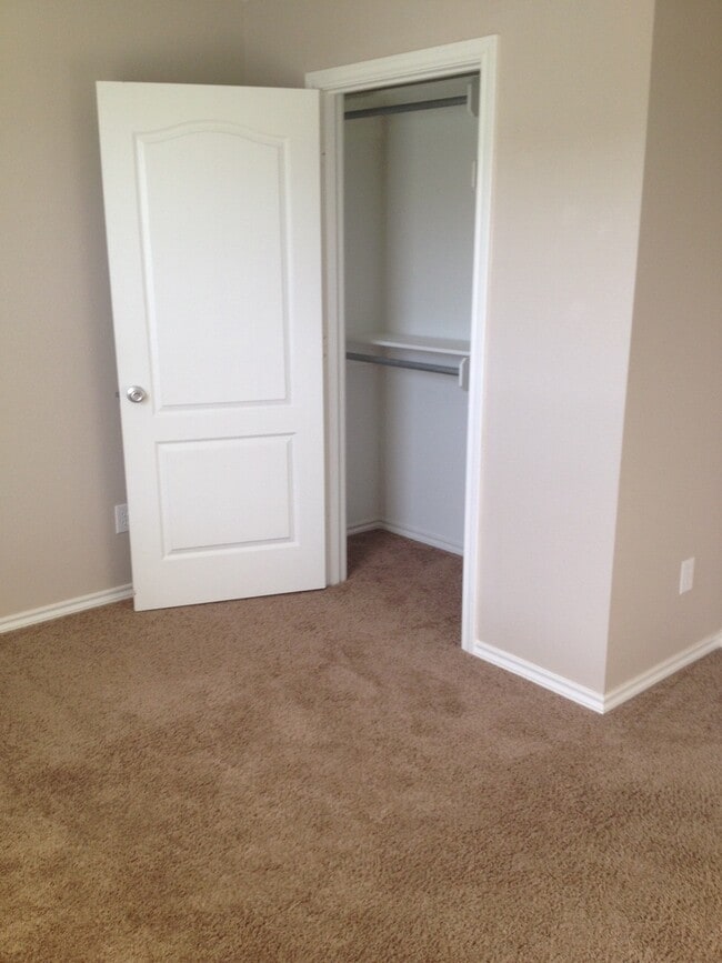 Building Photo - Coming Soon! 2 Bedroom Duplex for Rent in ...