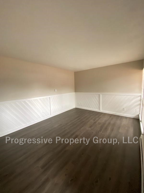 Building Photo - 3014 N Arcadia St