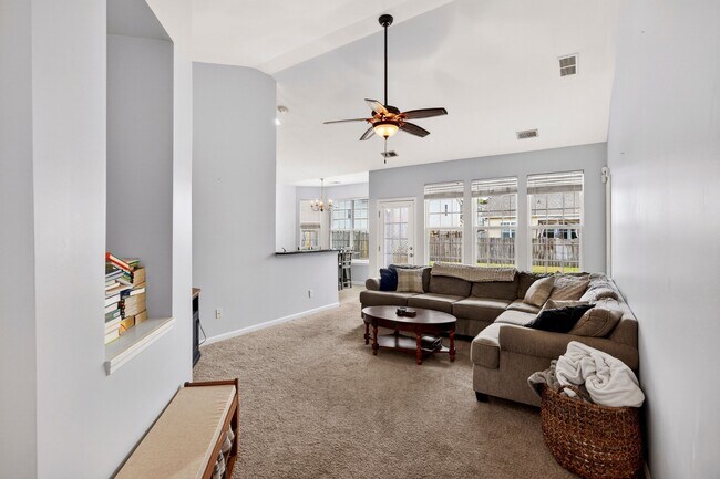 Foto del edificio - 7736 Kinston St