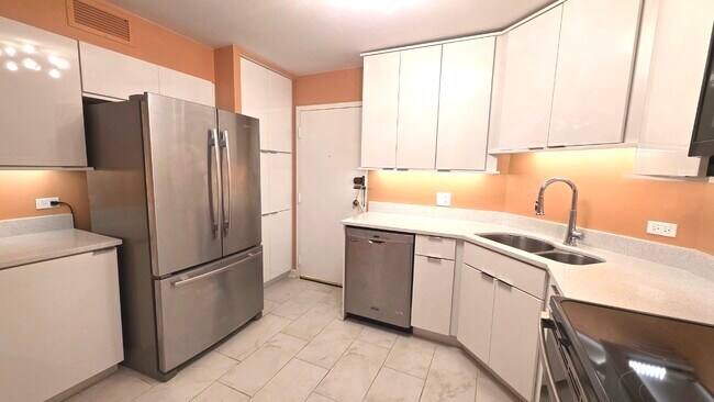Foto del edificio - 6033 N Sheridan Rd