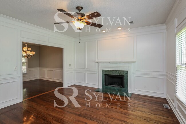 Building Photo - Lease today! No extra charge for contentme...