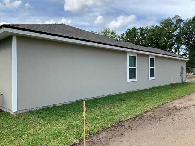 Foto del edificio - New 4/2 Home - Near OAKLEAF
