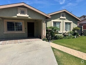 Building Photo - 209 Noble Pl