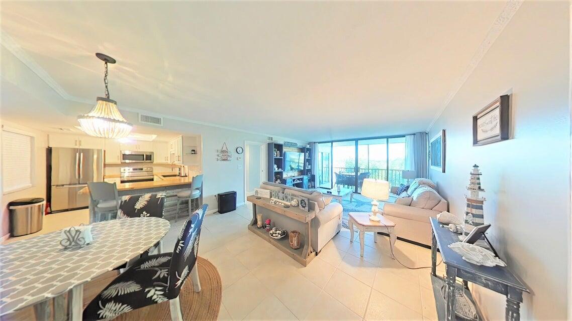 Primary Photo - 2400 S Ocean Dr