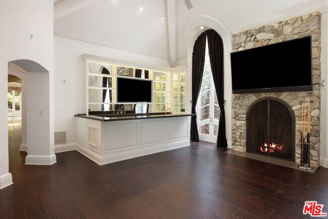 Foto del edificio - 9507 Heather Rd