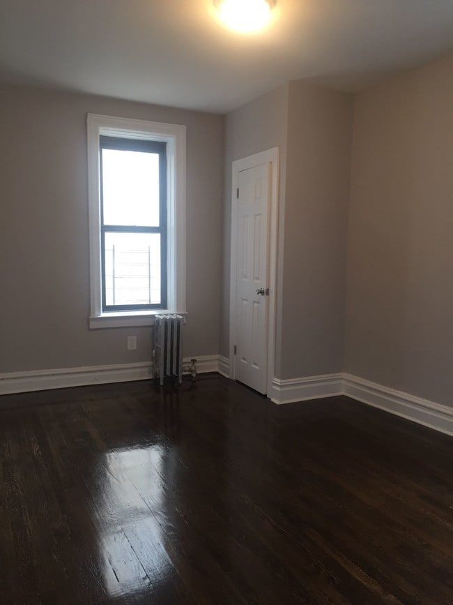 Building Photo - 1417 Avenue K