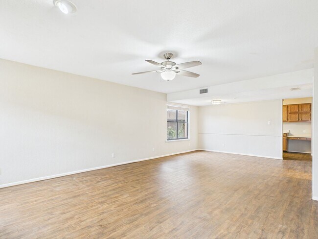 Foto del edificio - 107 Frederick Rd