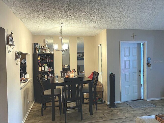 Building Photo - 8213 Sun Spring Cir