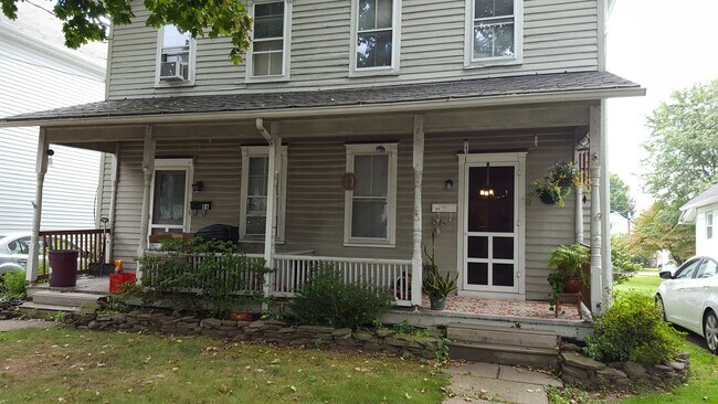 Front Bldg - 86 W Union St