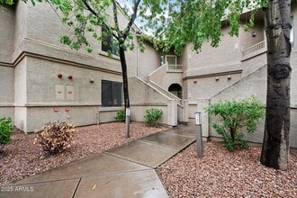 Building Photo - 15252 N 100th St