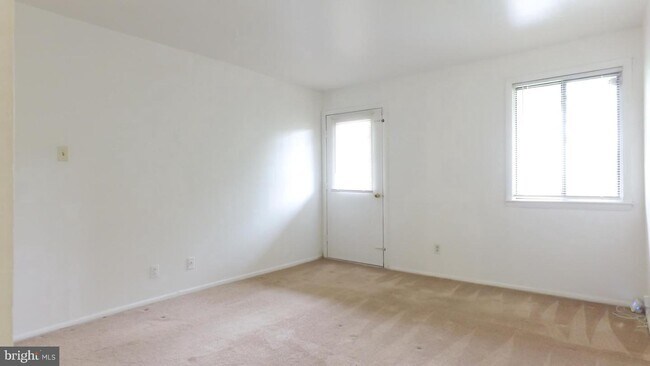 Building Photo - 3908 Stone Gate Dr