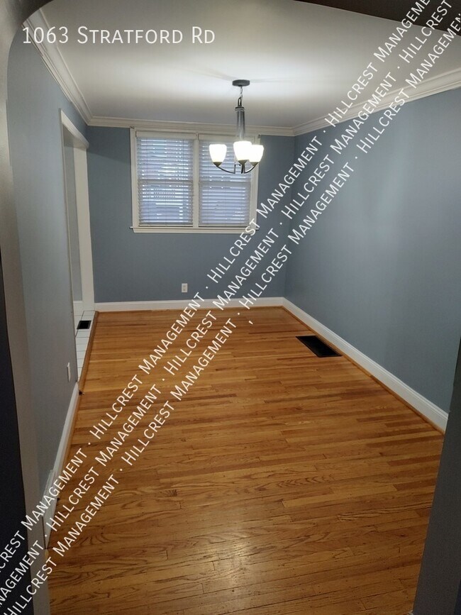 Foto del edificio - 1063 Stratford Rd