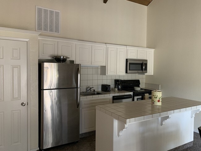 Building Photo - Towhouse in Pine Mountain Lake