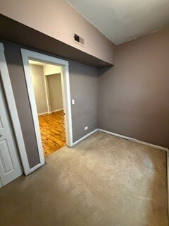 Foto del edificio - 1643 W Beach Ave